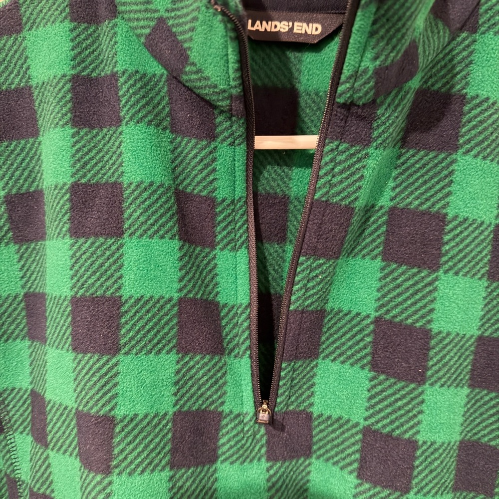 Lands’ End green and blue in a Vintage pullover. - Picture 4 of 8